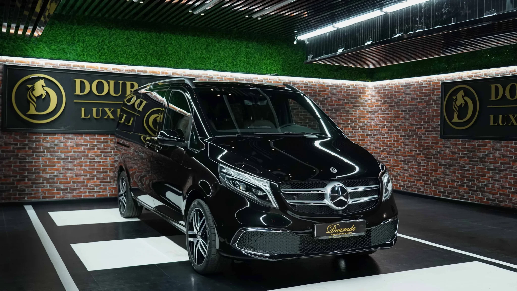 Mercedes V 250 D with Brown Interior for Sale