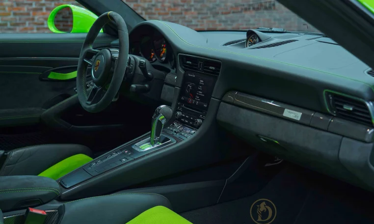 Buy Porsche 911 GT3 Luxury Car in Dubai