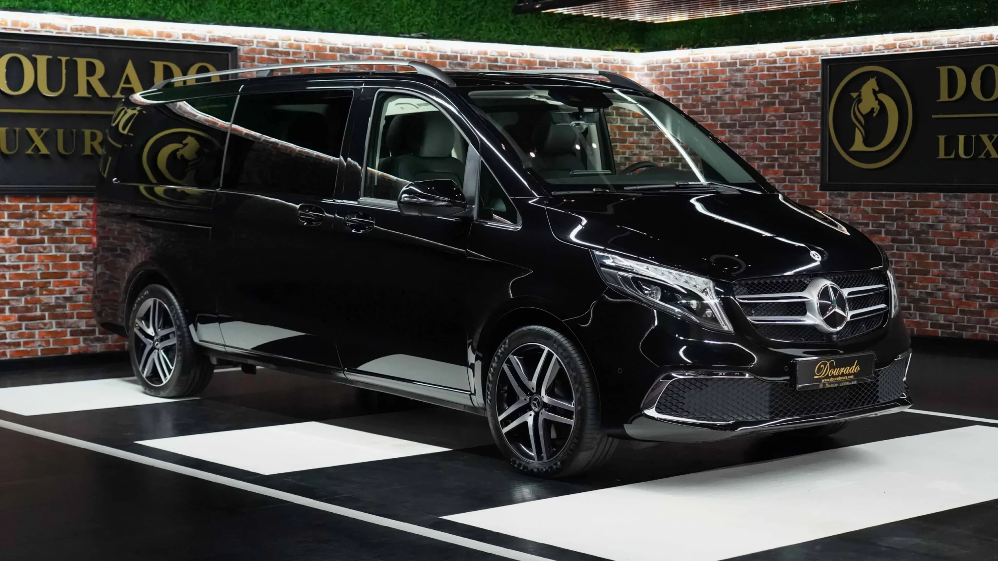 Mercedes V 250 D Super Car for Sale in Dubai