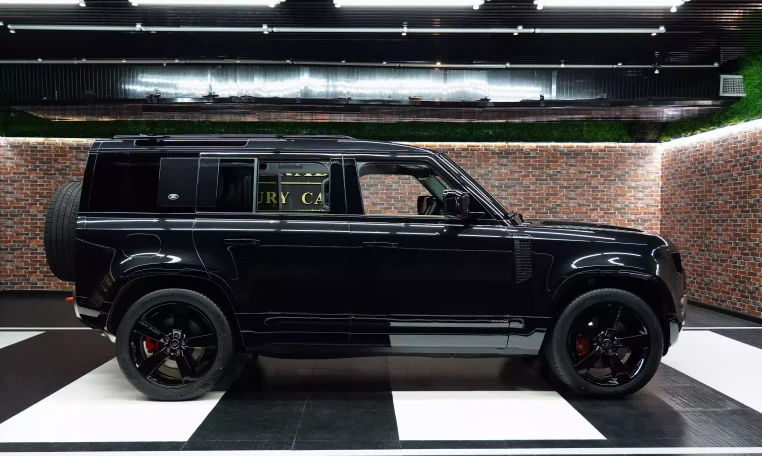 Land Rover Defender 110/P400/X-Edition 2023 Luxury Car Dealership UAE