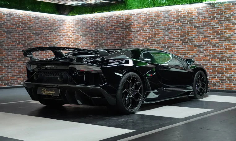 Aventador SVJ Roadster Luxury Car for Sale in Dubai