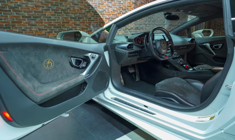 Lamborghini Huracan Exotic Car Dealership in Dubai