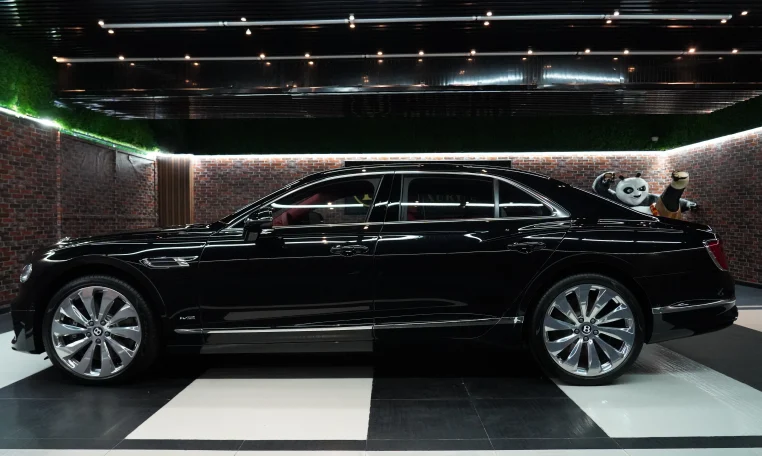 Buy Bentley Flying Spur Luxury car Dubai