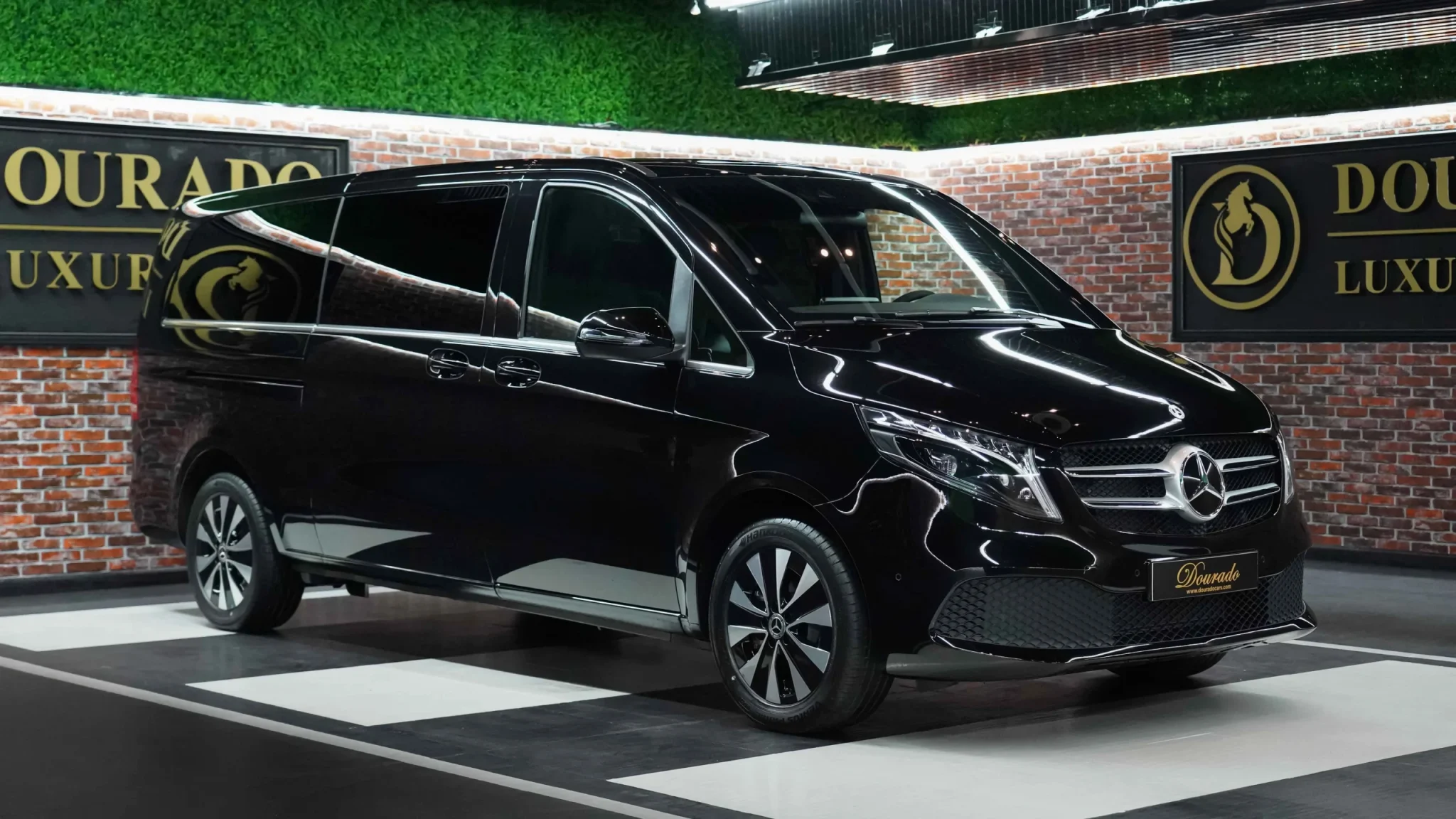 Mercedes-Benz V250 Luxury Car for Sale in Dubai