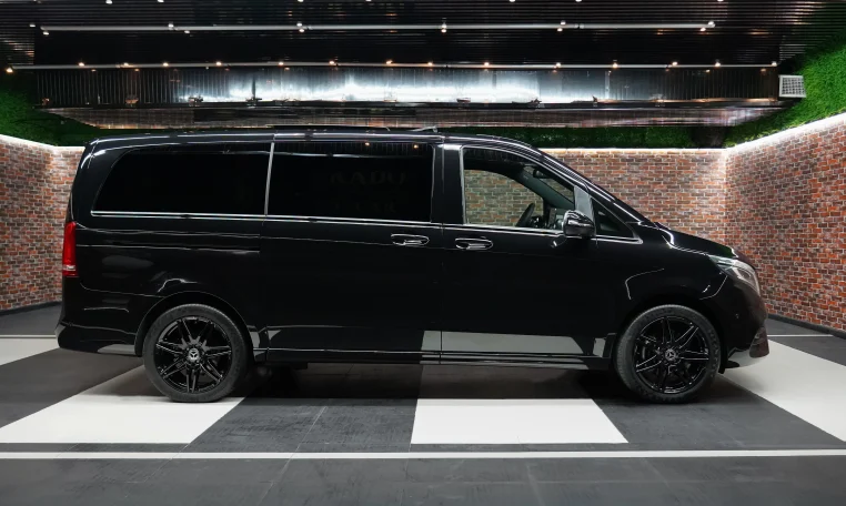 Mercedes-Benz V-300 (LWB) for Sale