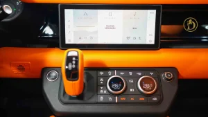 Land Rover Defender 110 P400 SE In Black Luxury Car