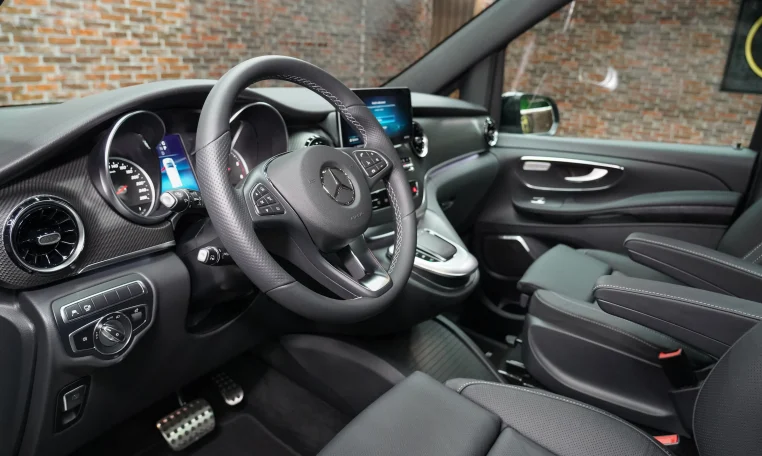 Mercedes-Benz V-300 (LWB)Luxury Car Dealership in UAE