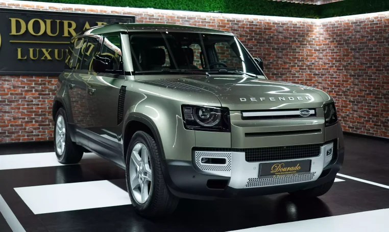 2023 Land Rover Defender P400 SE: Luxury in Elegant Green for sale in UAE