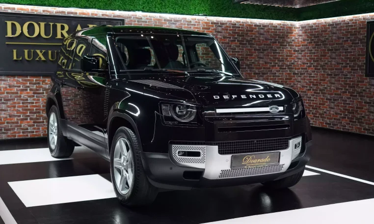 2023 Land Rover Defender 110 P400 SE in Black Luxury car