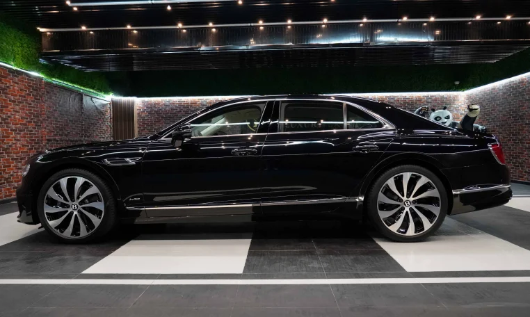 Bentley Flying Spur with 6.0L W12 for sale in UAE