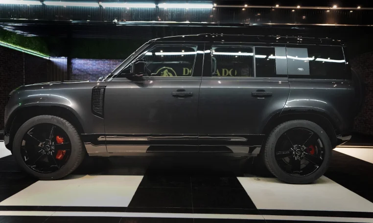 Land Rover Defender in Grey Seller