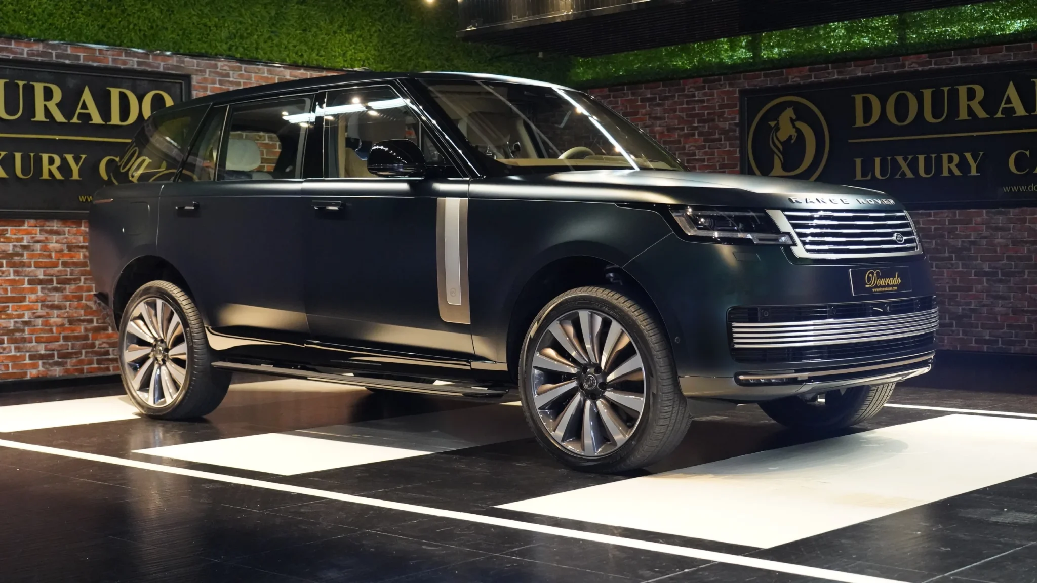 Range Rover Autobiography luxury car dealers