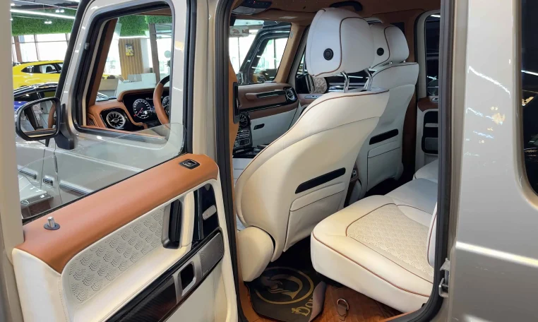 Mercedes g63 brabus 700 gold