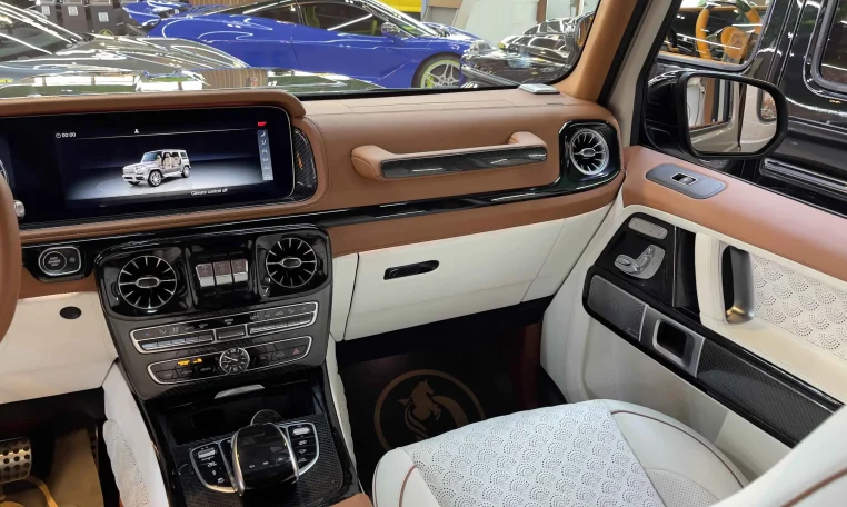 Mercedes g63 brabus 700 gold