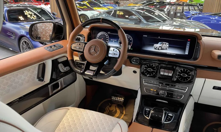 Mercedes g63 brabus 700 gold