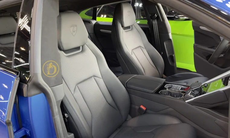 Lamborghini URUS Blue for Sale