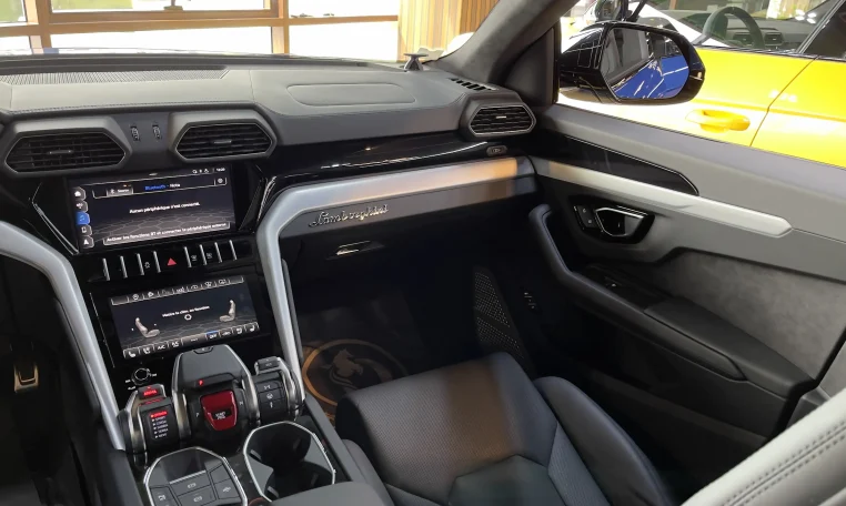 Buy Lamborghini URUS Blue in UAE