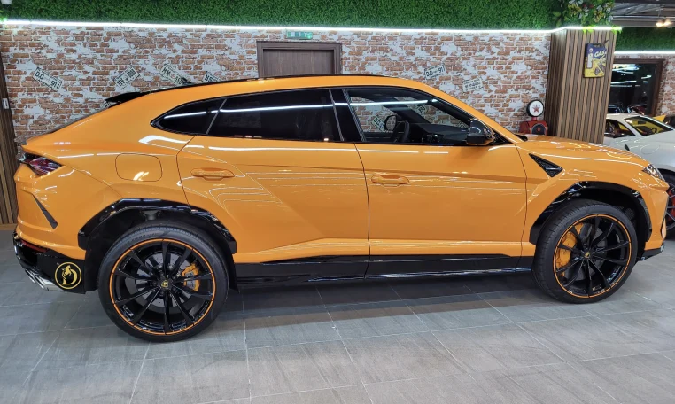 Lamborghini Urus Pearl for Sale