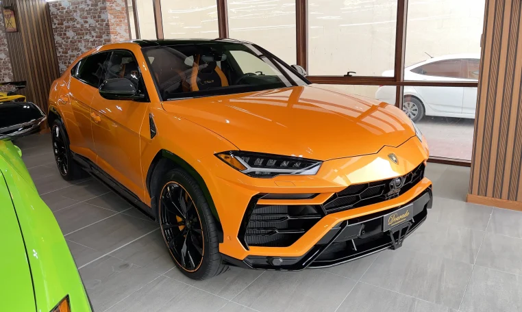 Lamborghini Urus Pearl Car Dealership in Dubai