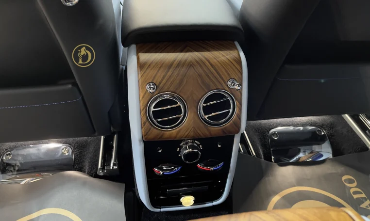 Rolls Royce Cullinan 2019 in Blue for Sale in Dubai