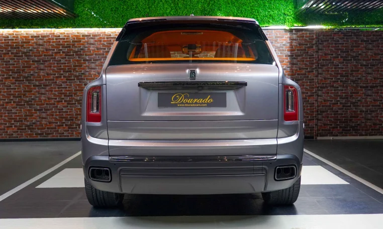 Rolls Royce Cullinan Grey Metallic for Sale in Dubai