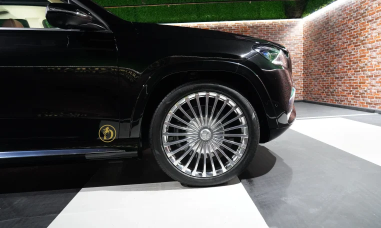 mercedes gls 600 maybach 2022 luxury car Dealership Dubai