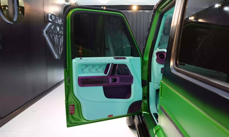 2023 G7X Onyx Concept 1 of 5 Green Light & Black Magno Luxury car