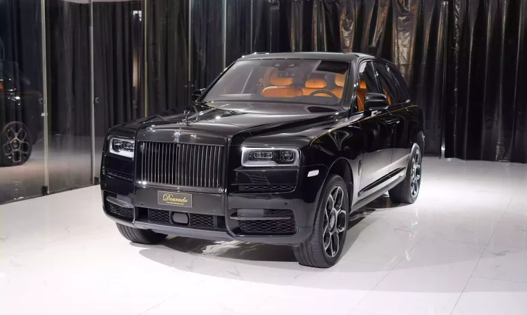 Rolls Royce Cullinan in Diamond Black for Sale in Dubai