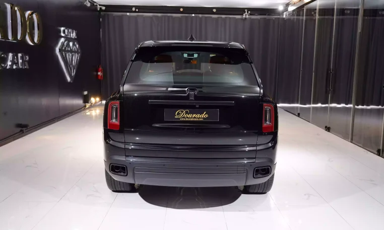 Rolls Royce Cullinan in Diamond Black Super Car for Sale in UAE