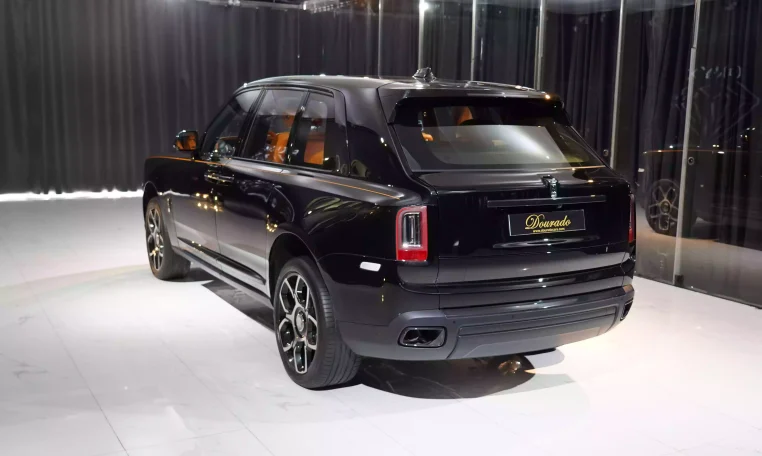 Rolls Royce Cullinan in Diamond Black Luxury Car for Sale