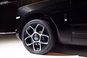 Rolls Royce Cullinan in Diamond Black Exotic Car for Sale in UAE