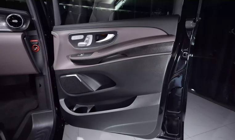 Mercedes-Benz V250D Super Car Dealership in Dubai