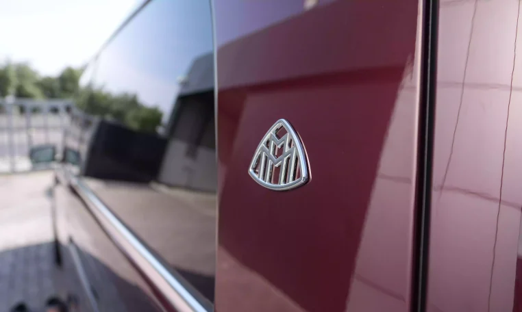 Maybach V-Class Extra LWB 2023 Red Wine & Black mini van