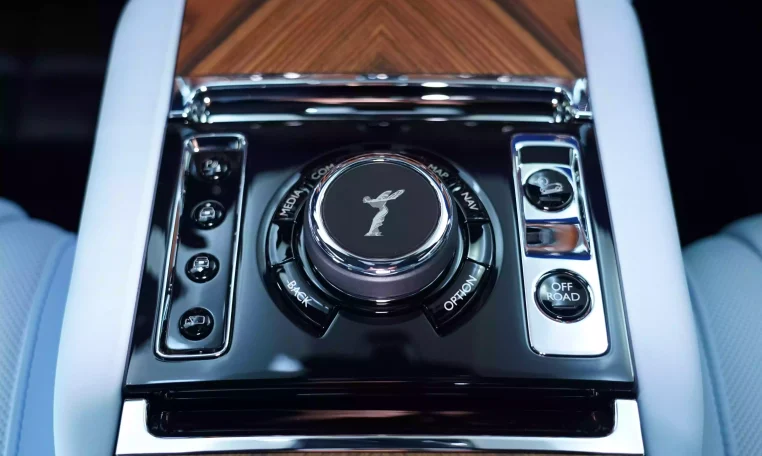 Buy Rolls Royce Cullinan Salamanca Blue in UAE