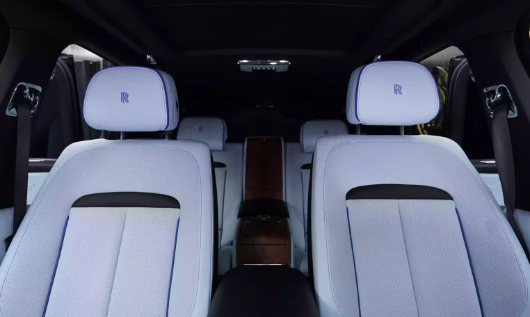 Buy Rolls Royce Cullinan Salamanca Blue Luxury Car in Dubai