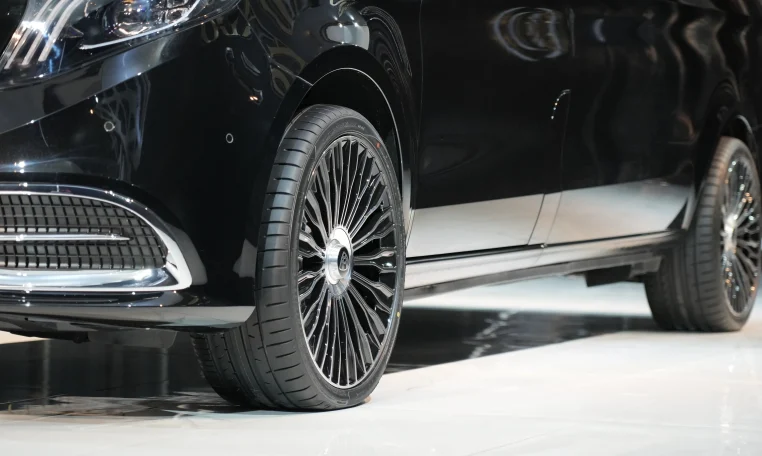 Mercedes-Benz V300D Exotic Car for Sale in UAE