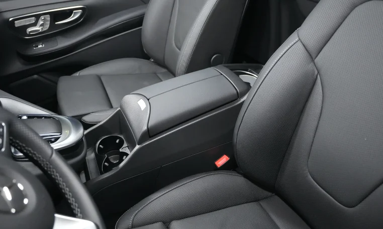 Mercedes-Benz V300D Luxury Car Dealership in Dubai