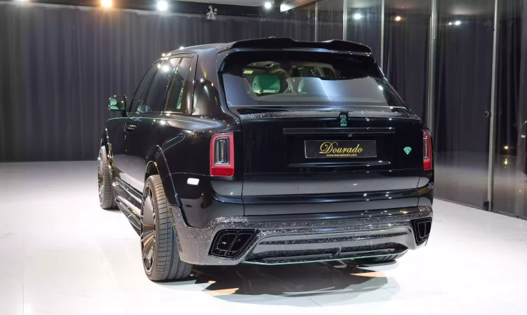 Rolls Royce Cullinan Onyx Concept in Diamond Black & Interior Mint Green for Sale in UAE