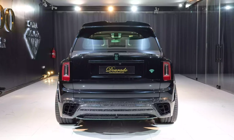 Rolls Royce Cullinan Onyx Concept in Diamond Black & Interior Mint Green Car for Sale in UAE