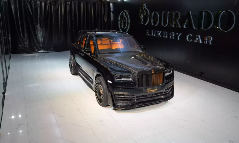 Rolls Royce Cullinan Onyx Concept in Diamond Black for Sale