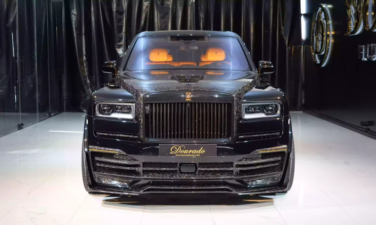 Rolls Royce Cullinan Onyx Concept in Diamond Black for Sale in UAE