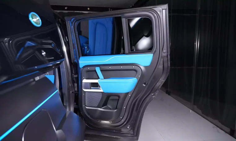 Land Rover Defender 110 P400 Lumma CLR LD in Carpathian Grey Matte Luxury car