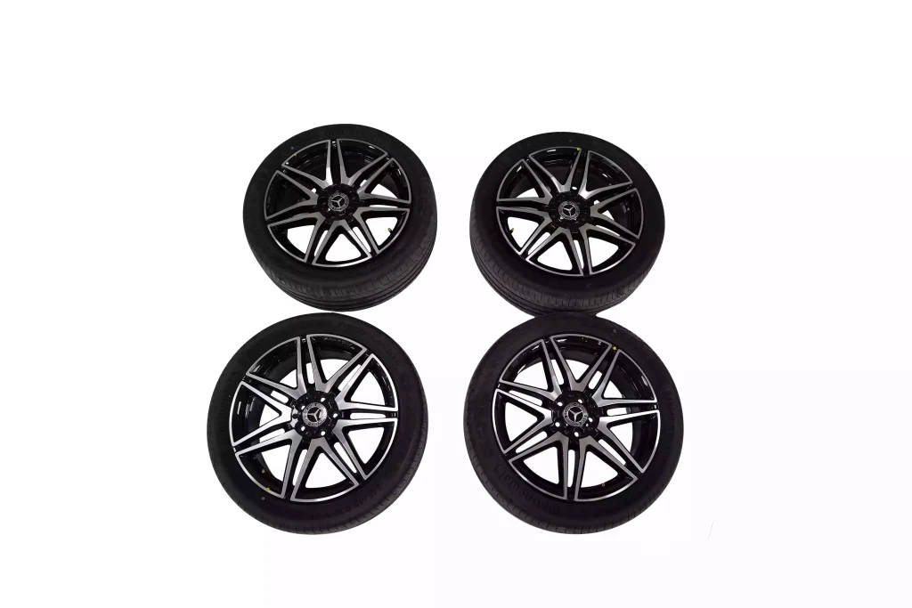 Mercedes Benz V-Class W447 AMG 19 inch Rims with Continental Tyres White OEM A4474015100for sale in dubai