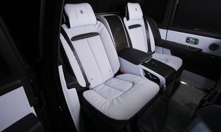 Rolls Royce Cullinan Black Badge in Blue Midnight Sapphire for sale in Dubai