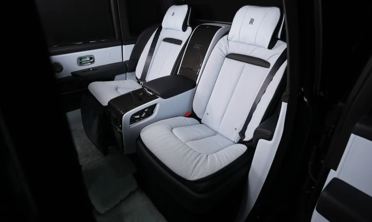 Rolls Royce Cullinan Black Badge in Blue Midnight Sapphire for sale in Dubai