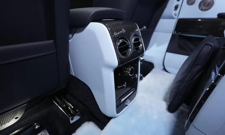 Rolls Royce Cullinan Black Badge in Blue Midnight Sapphire for sale in Dubai