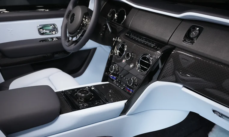 Rolls Royce Cullinan Black Badge in Blue Midnight Sapphire for sale in Dubai