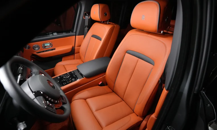 Rolls Royce Cullinan Black Badge Onyx Edition in Jubilee Silver