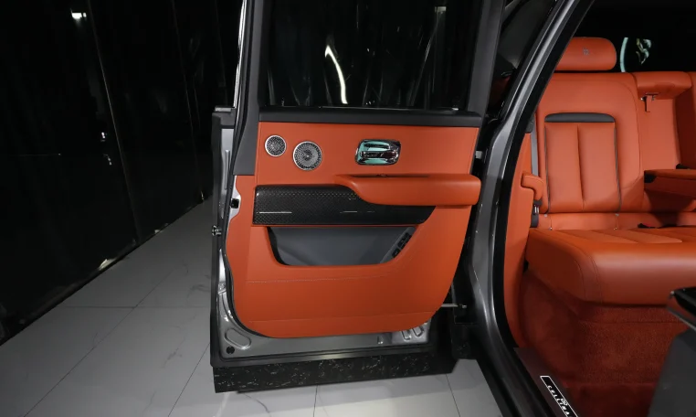 Rolls Royce Cullinan Black Badge Onyx Edition in Jubilee Silver