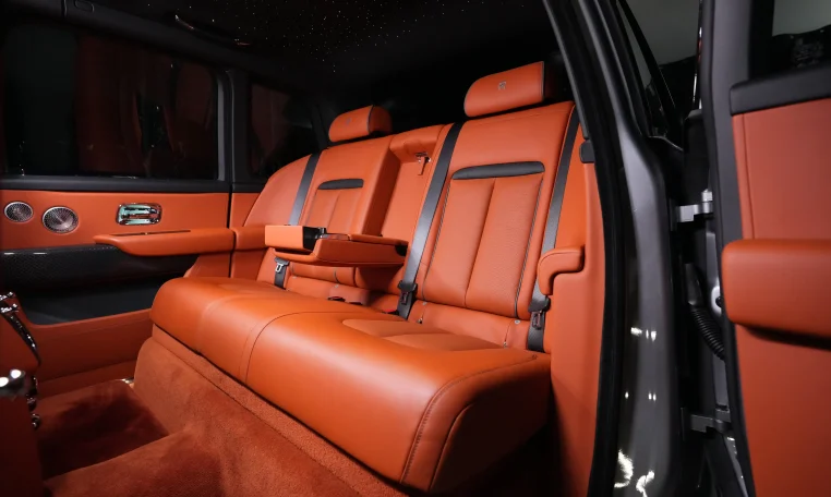 Rolls Royce Cullinan Black Badge Onyx Edition in Jubilee Silver